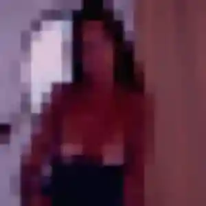 Kenza, 43 ans, connectée à Carros pour un rencontre libertine
