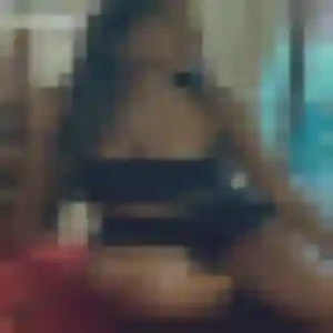Rejoins Elsa, 29 ans à Landivisiau en privé