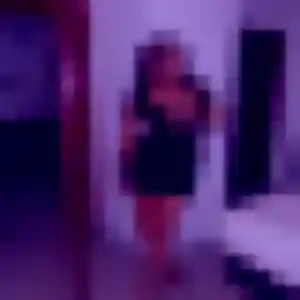 Sexy Cassandre, 19 ans à Roquefort-la-Bédoule - la contacter