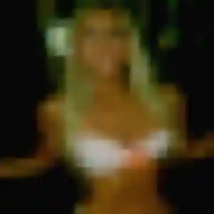 Estelle, 19 ans, disponible à Roquefort-les-Pins pour une rencontre coquine
